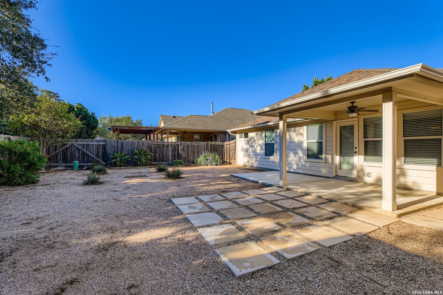 property viewer photo 26