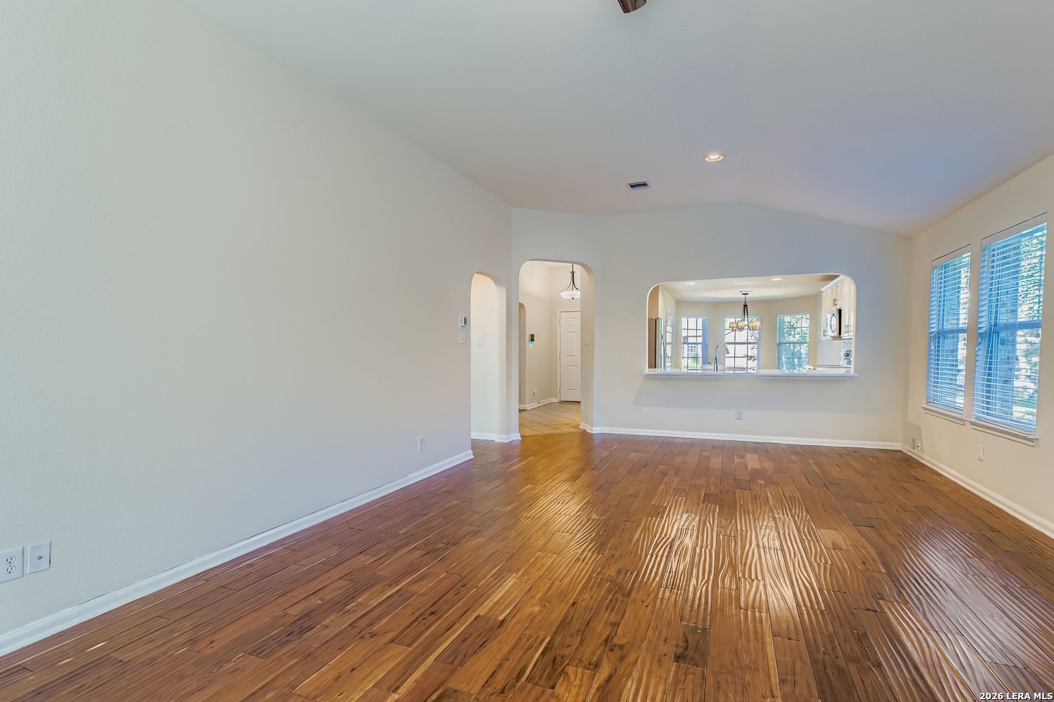 property viewer photo 5