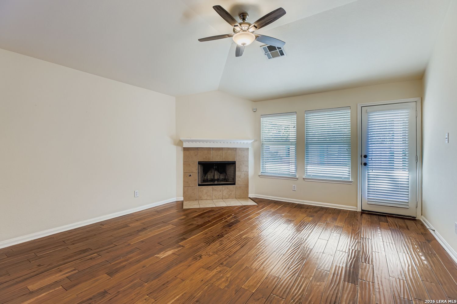 property viewer photo 7