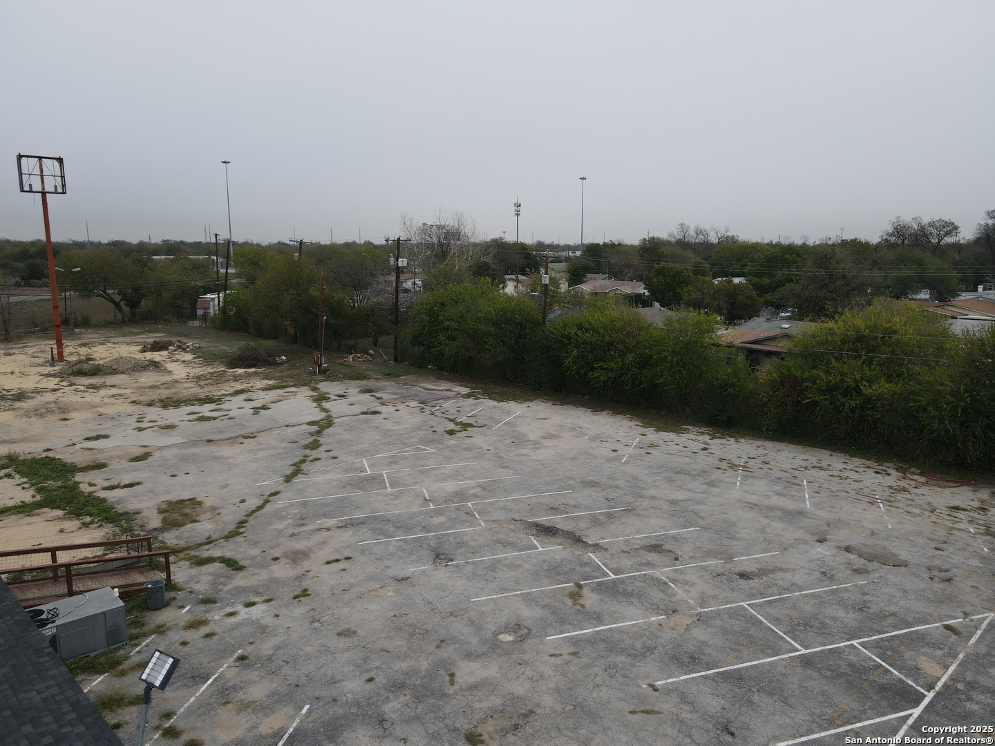 main property photo 28