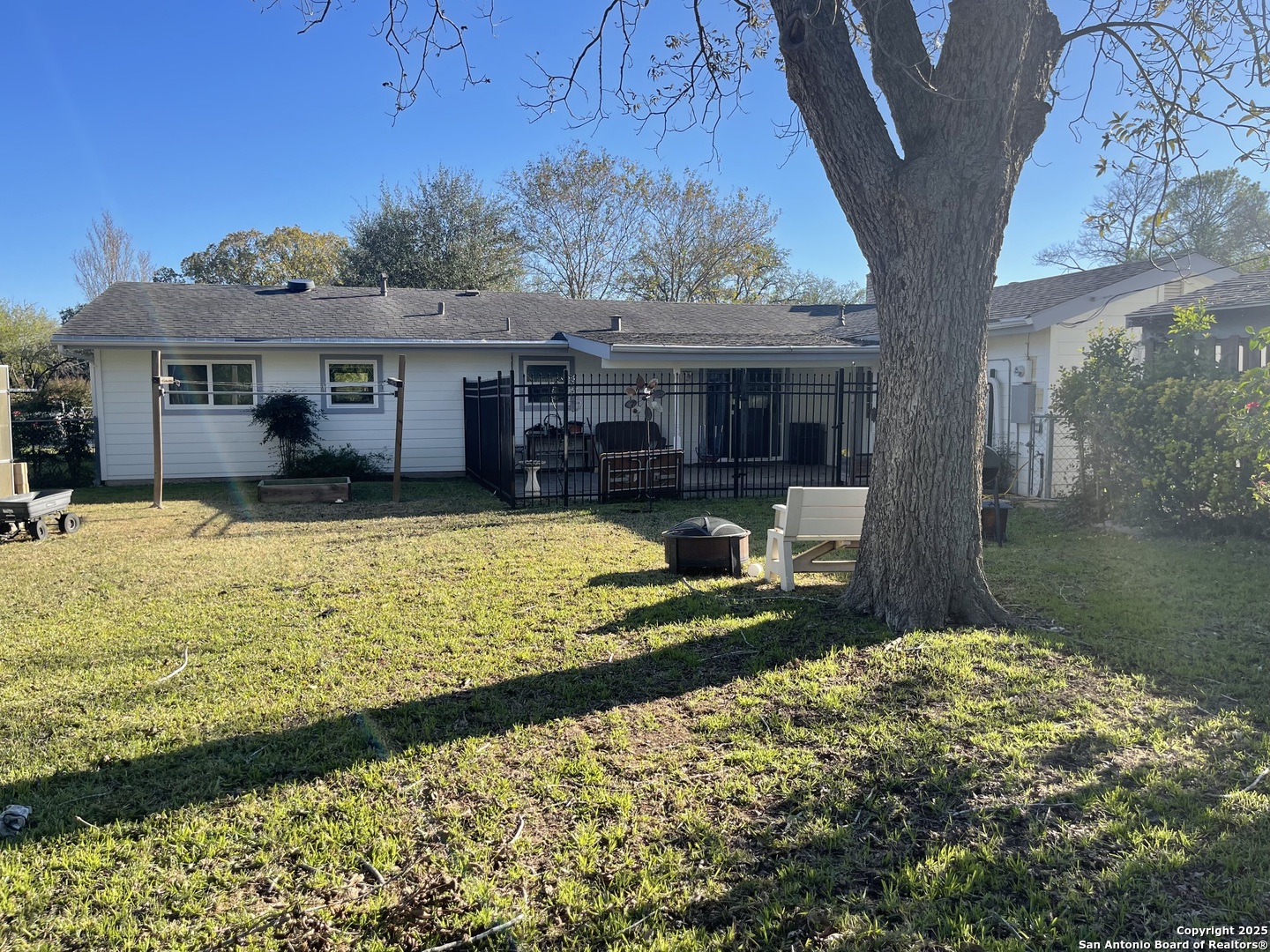 main property photo 19