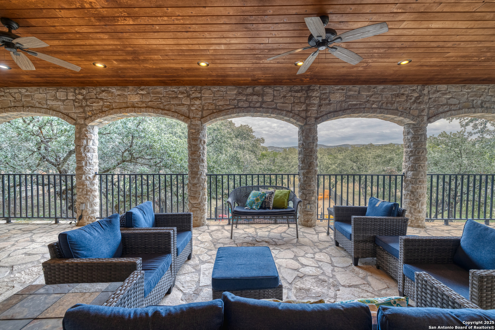 main property photo 33