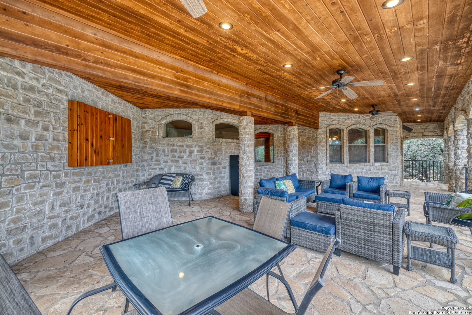 main property photo 37