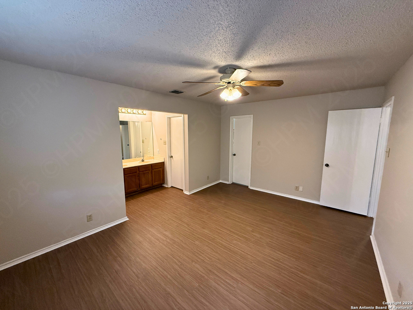 property viewer photo 11