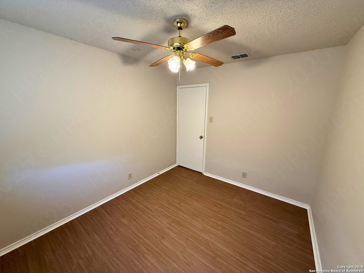 property viewer photo 14