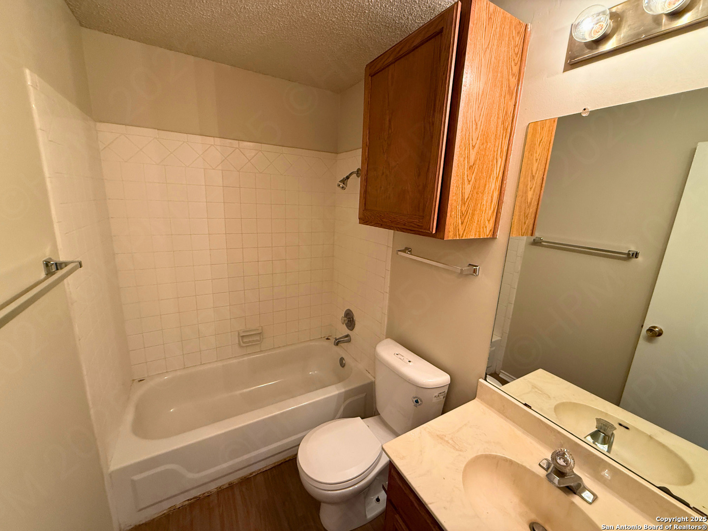 property viewer photo 15