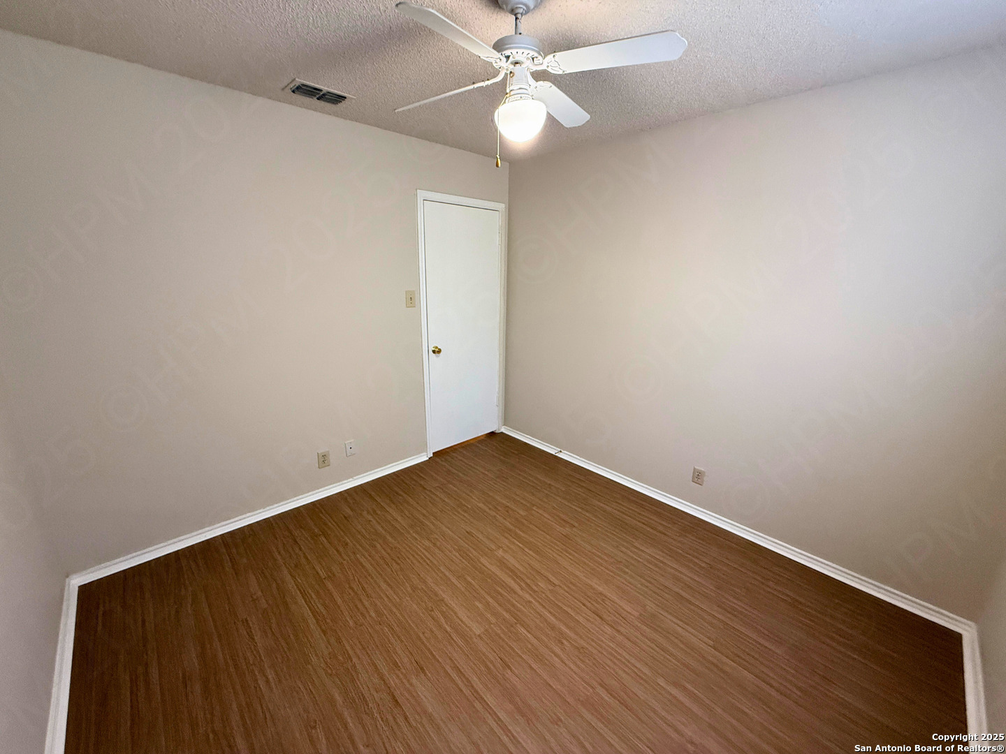 property viewer photo 17