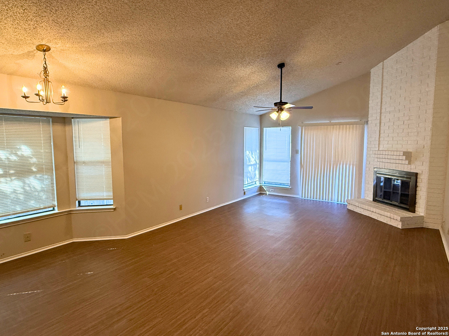 property viewer photo 3