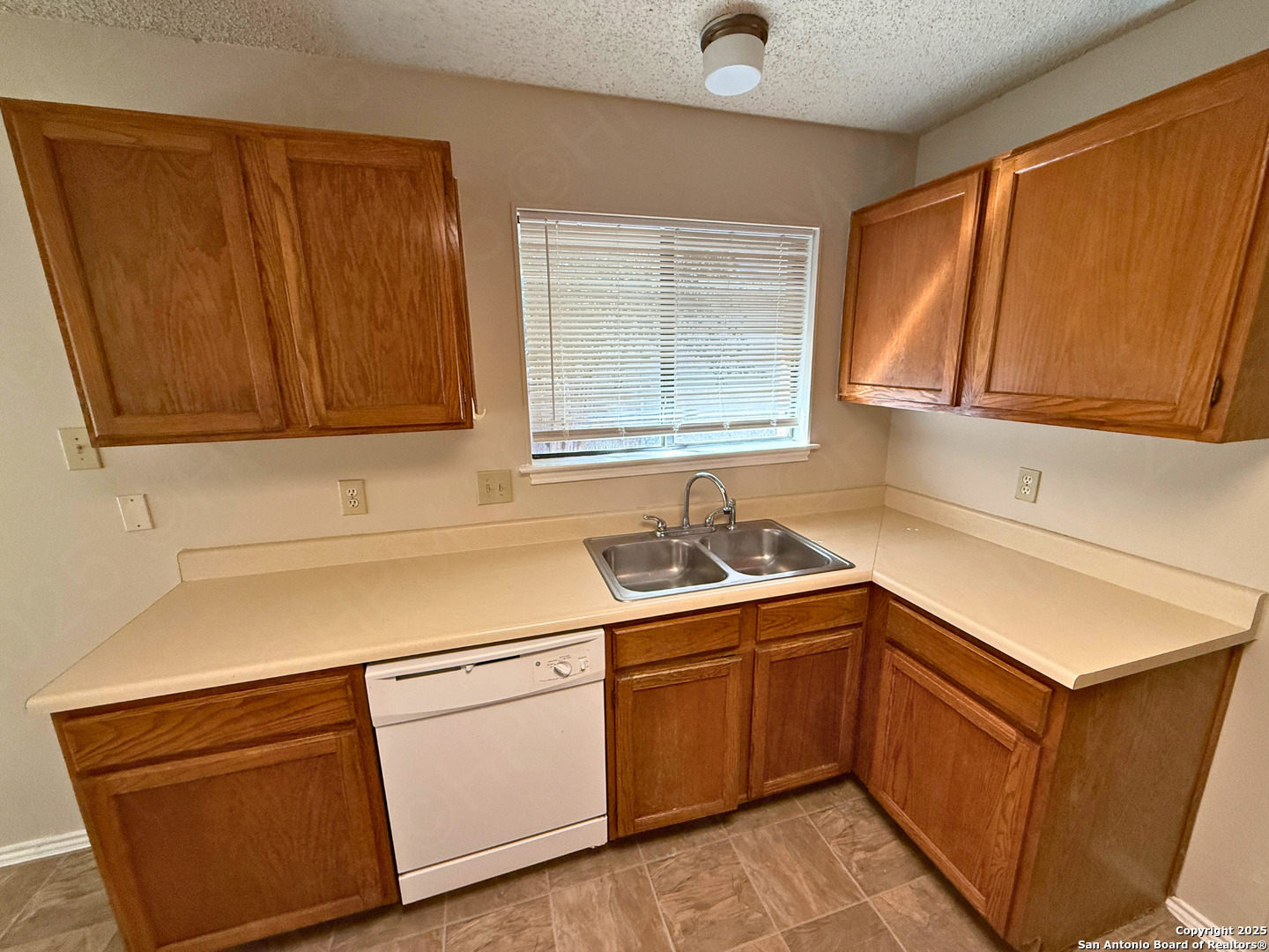 property viewer photo 7