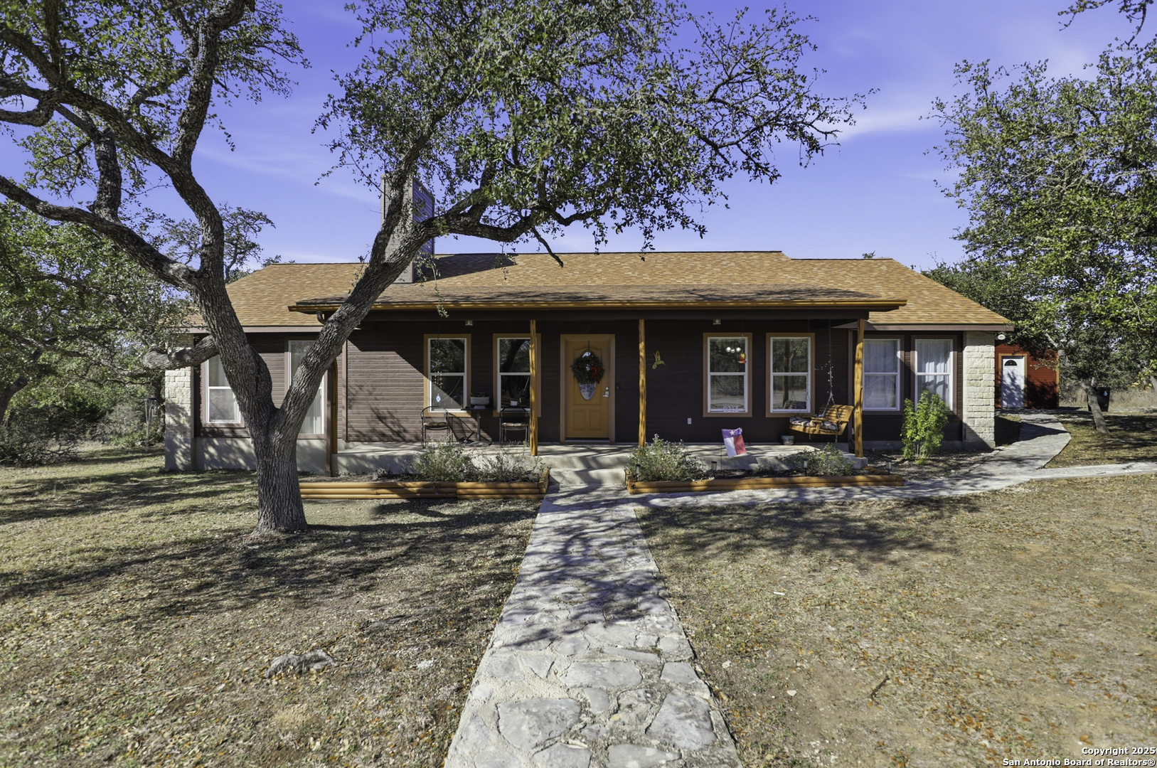 main property photo 11