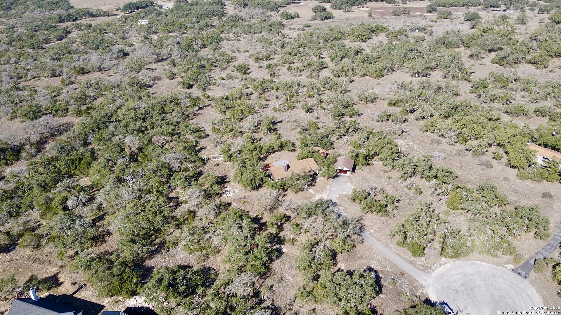 main property photo 33