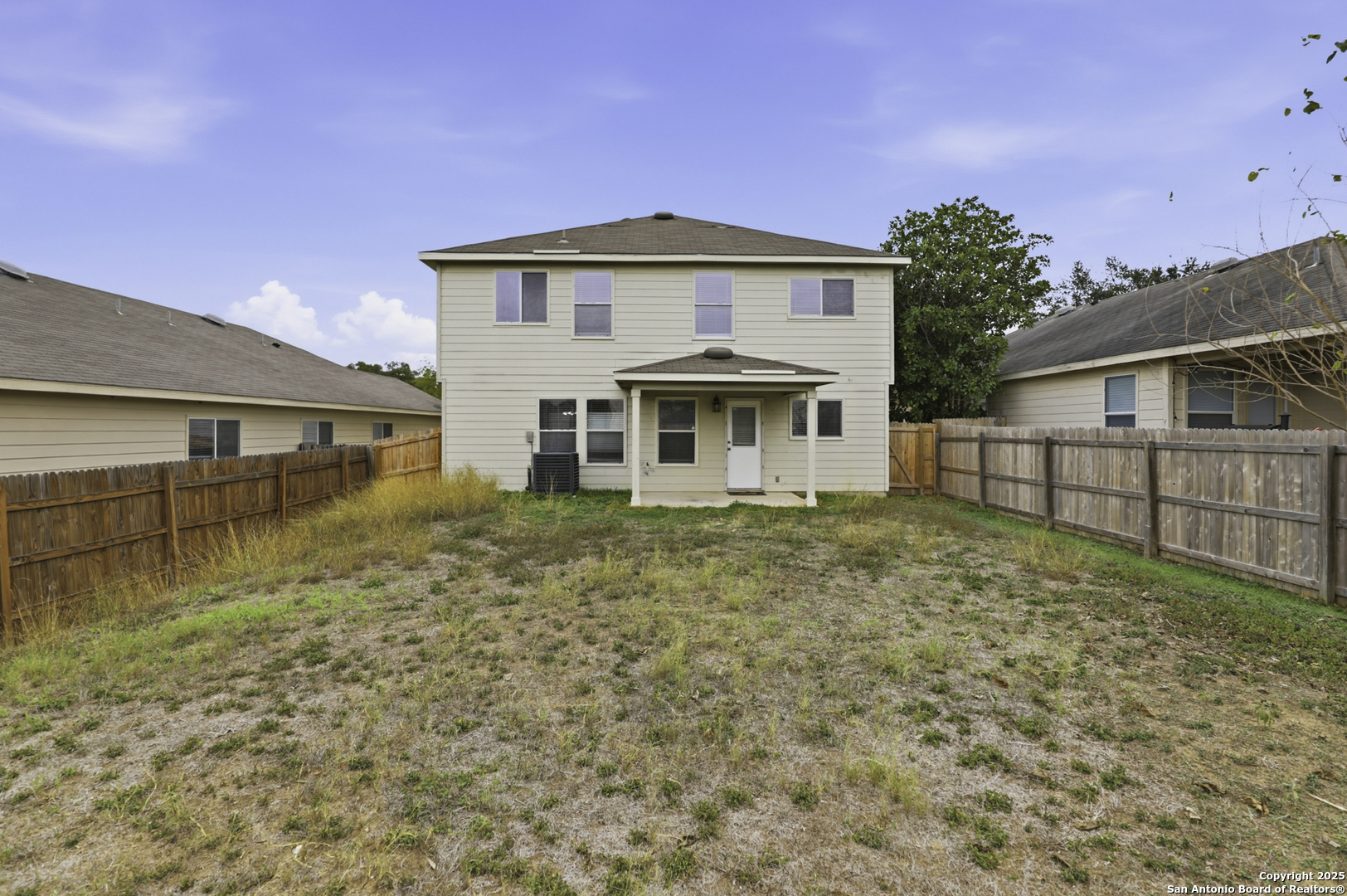 main property photo 28