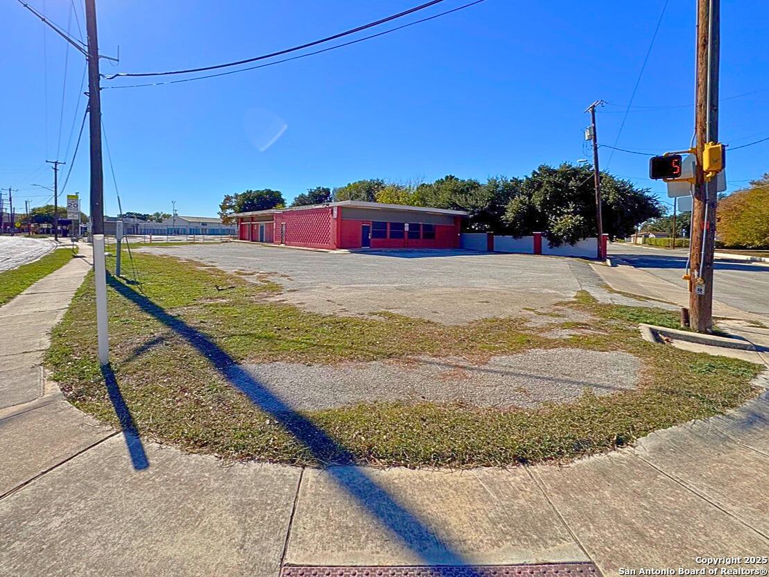 main property photo 4