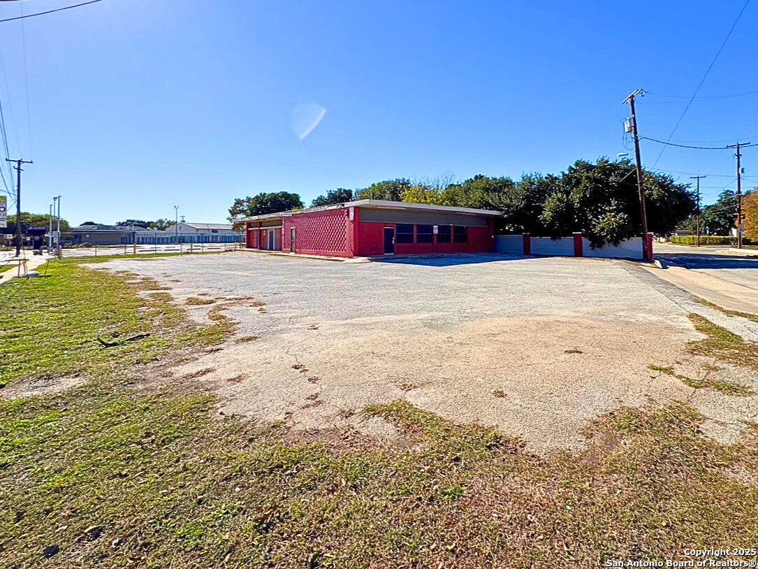 main property photo 8