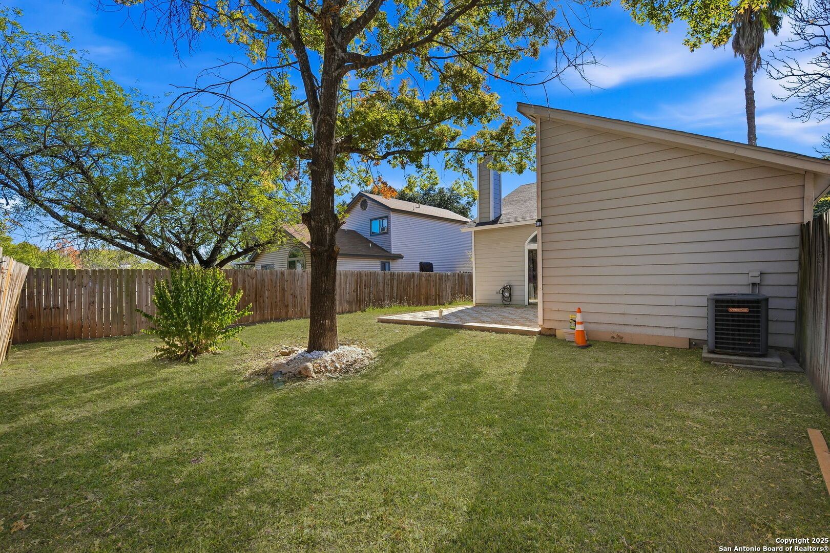 main property photo 28