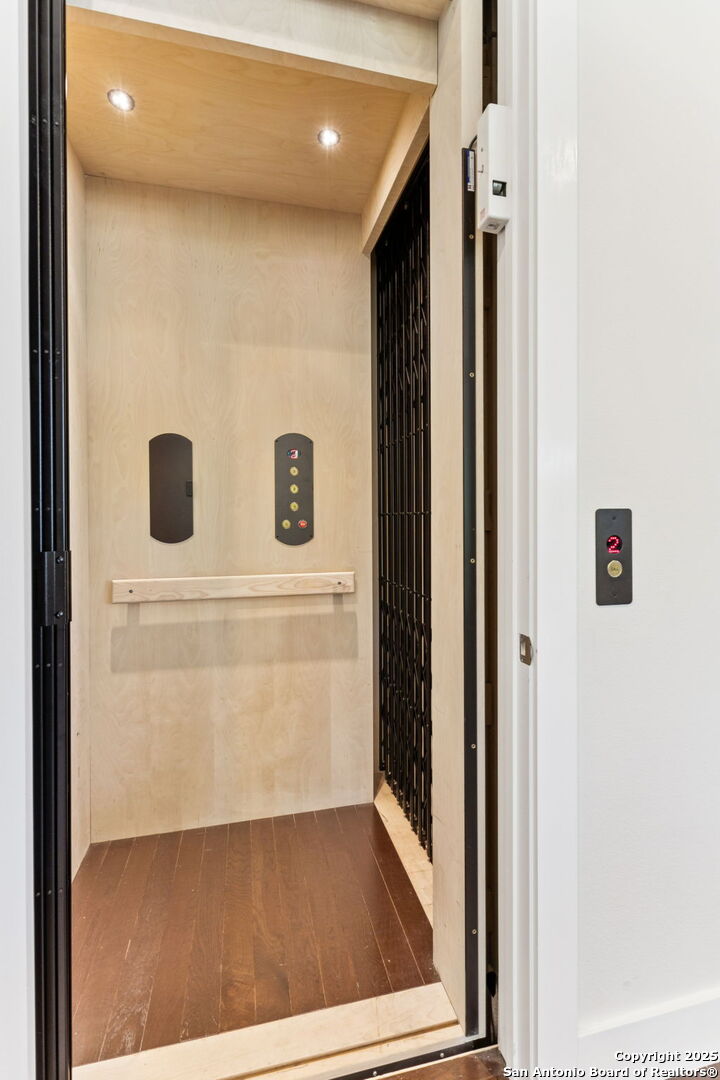 main property photo 7