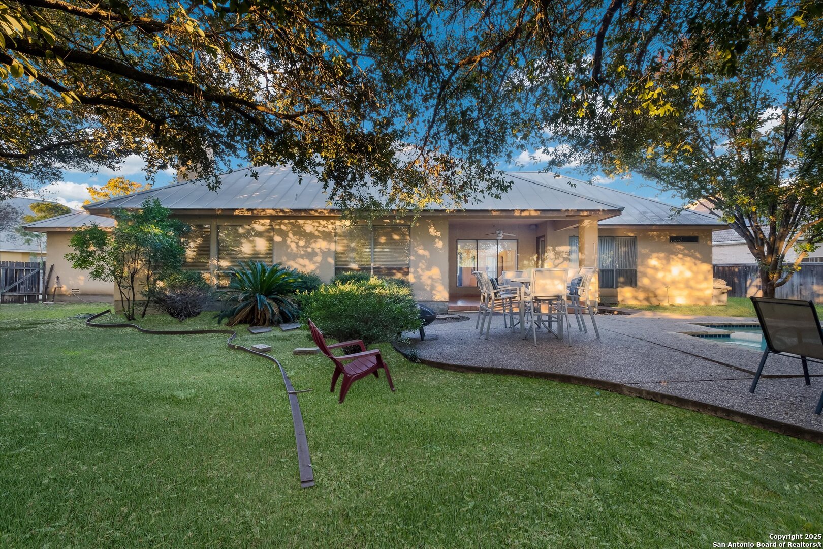 main property photo 28