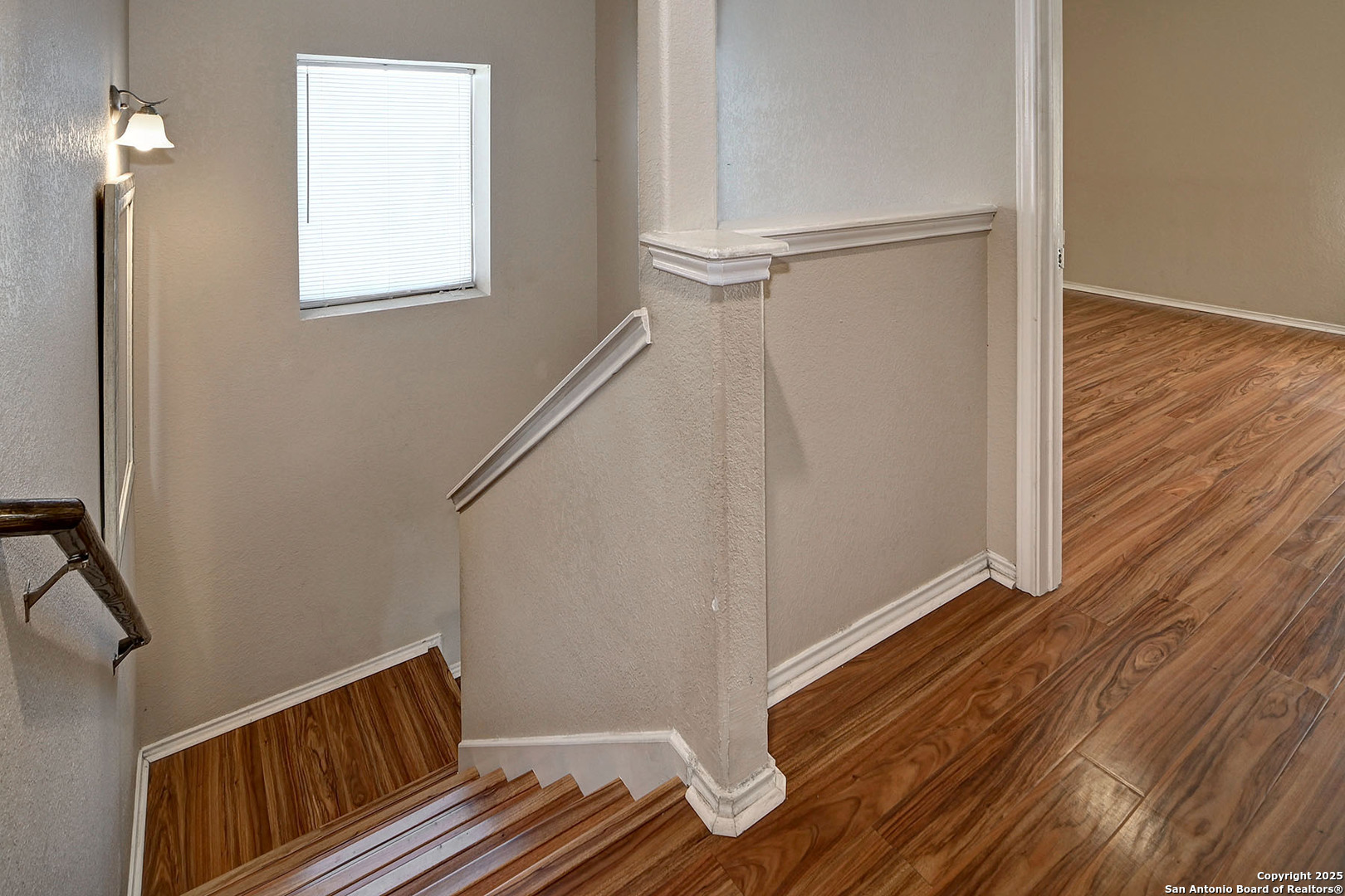property viewer photo 12