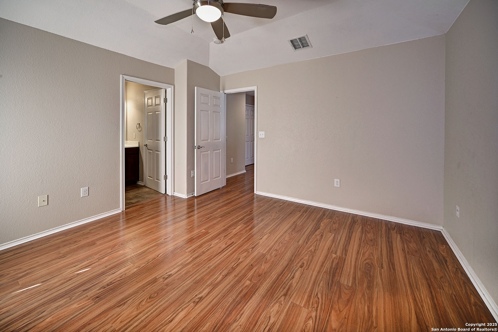 property viewer photo 14