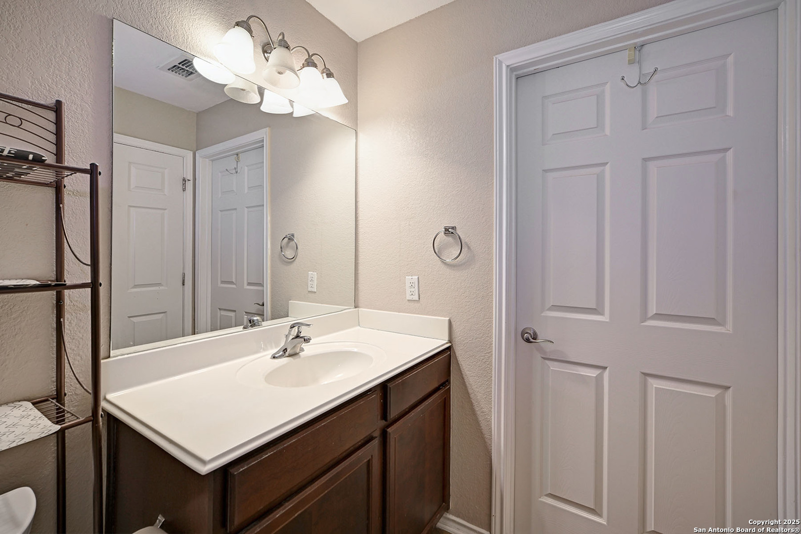 property viewer photo 16