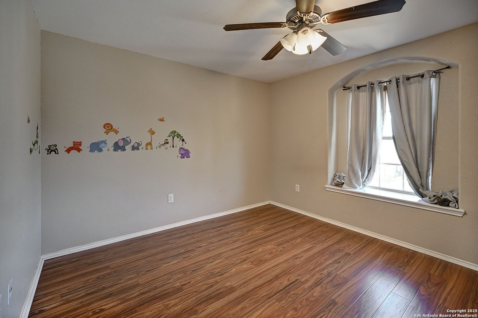 property viewer photo 19