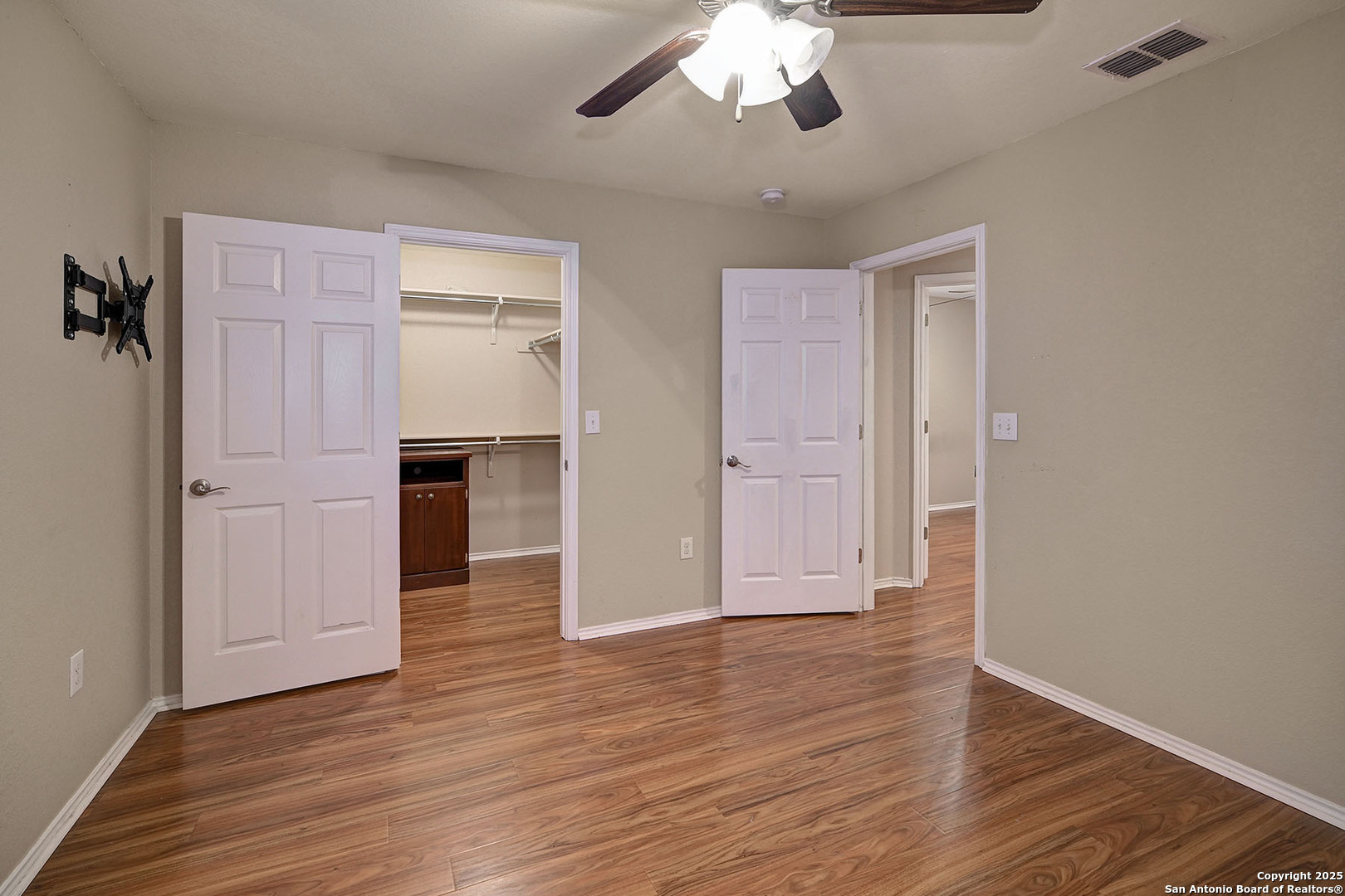property viewer photo 20
