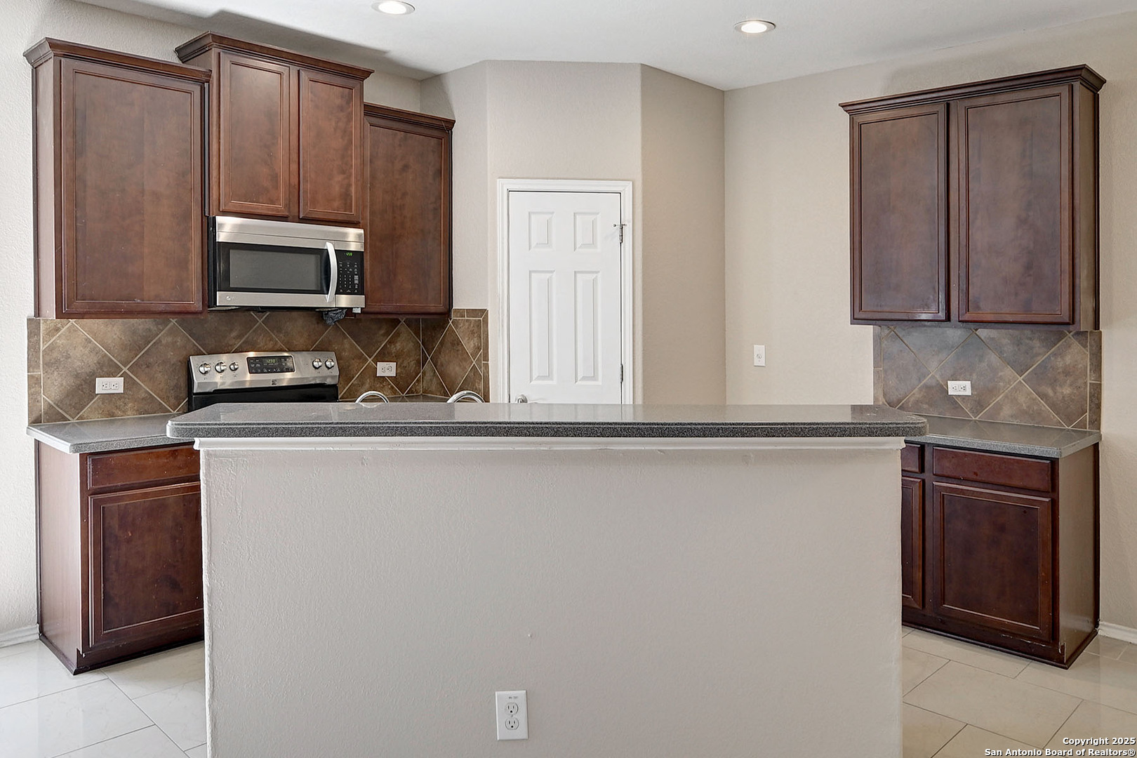 property viewer photo 4
