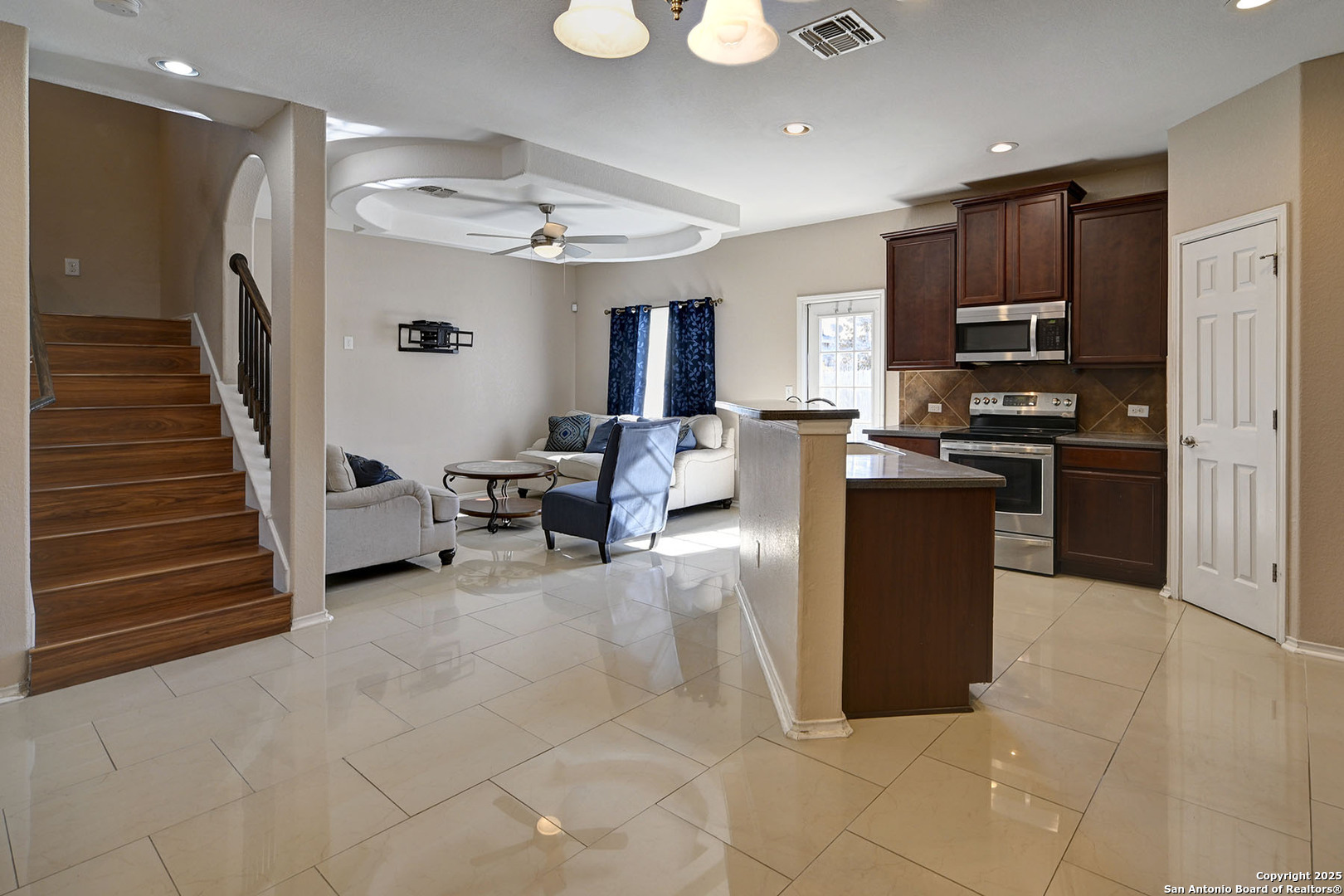 property viewer photo 7