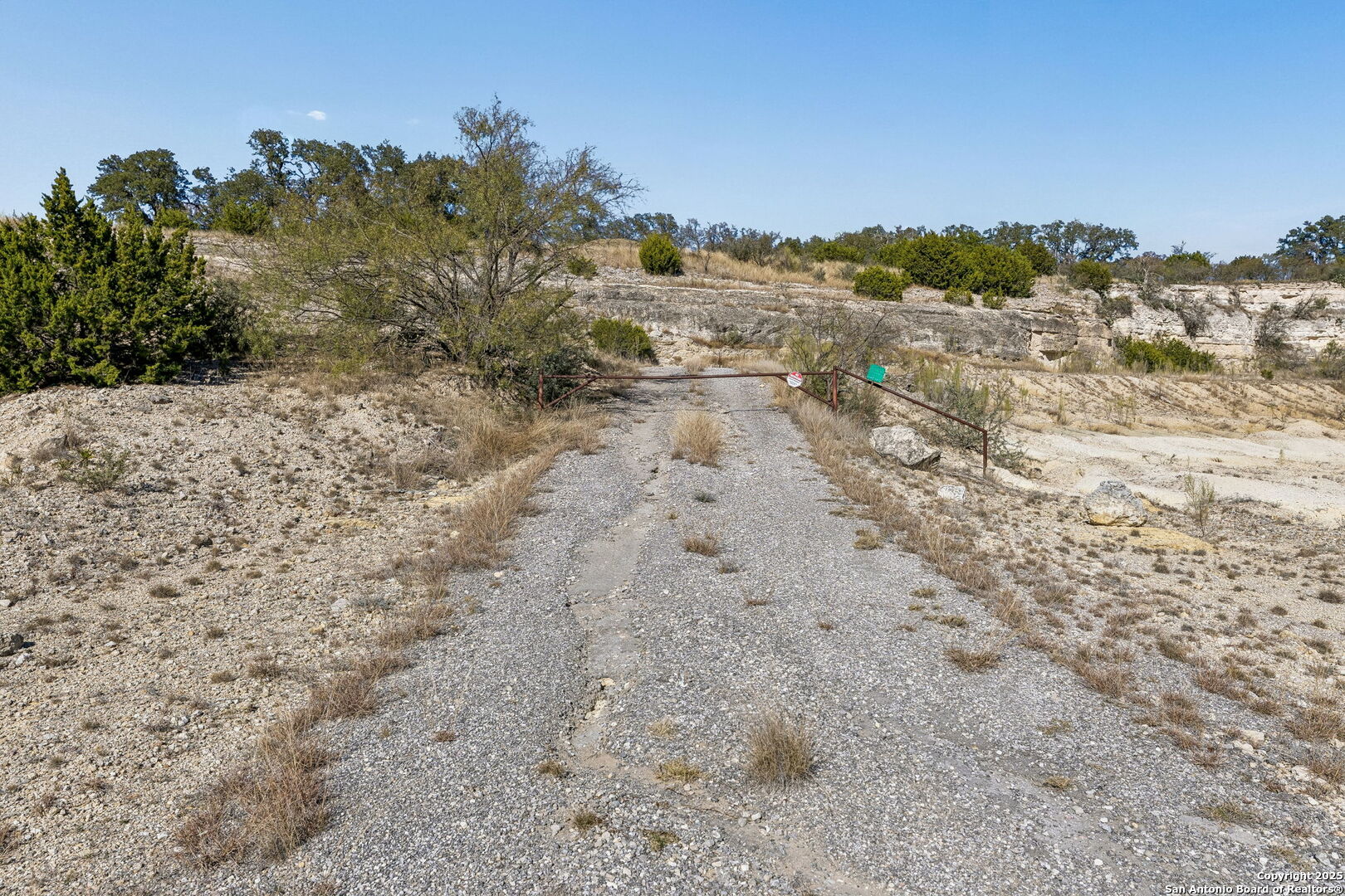 main property photo 8