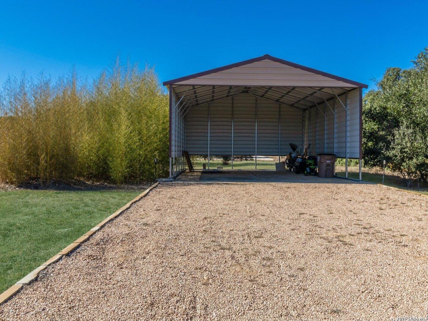 main property photo 41