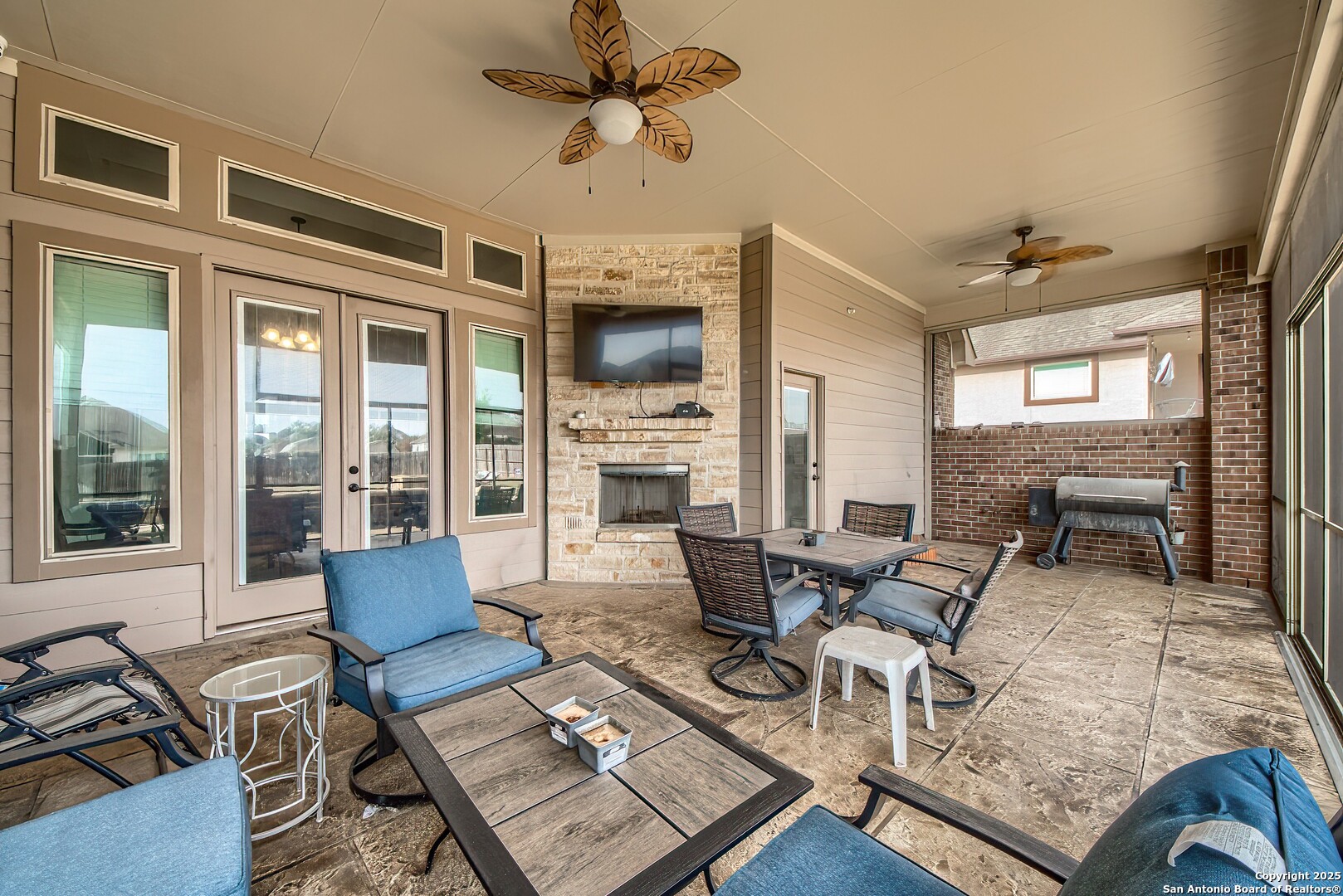 main property photo 28