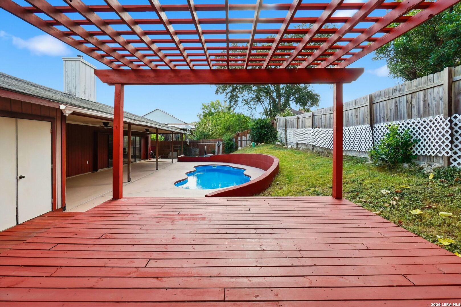 main property photo 35