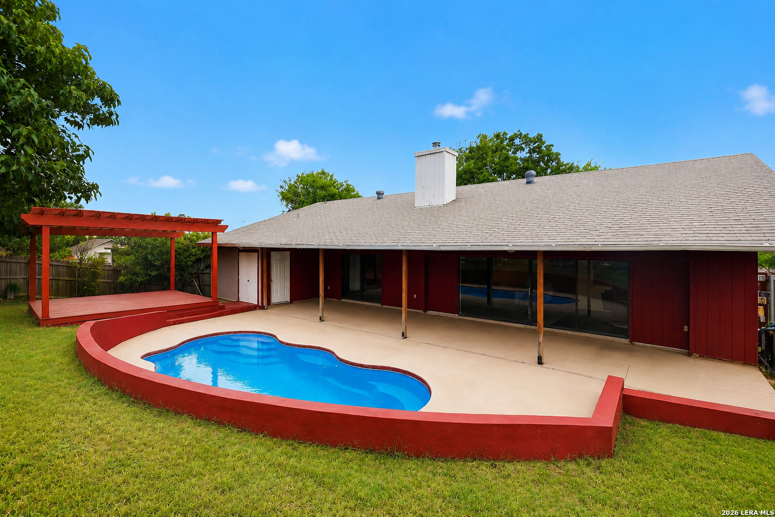 main property photo 37