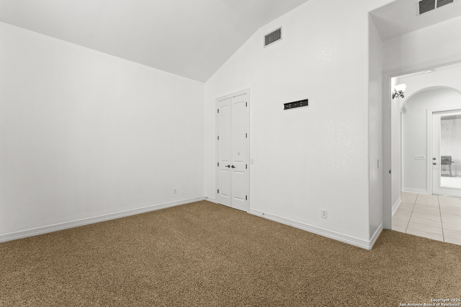 property viewer photo 17