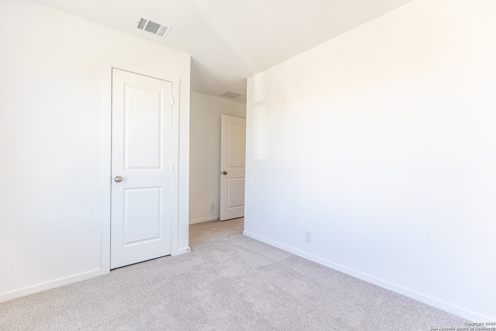 property viewer photo 13