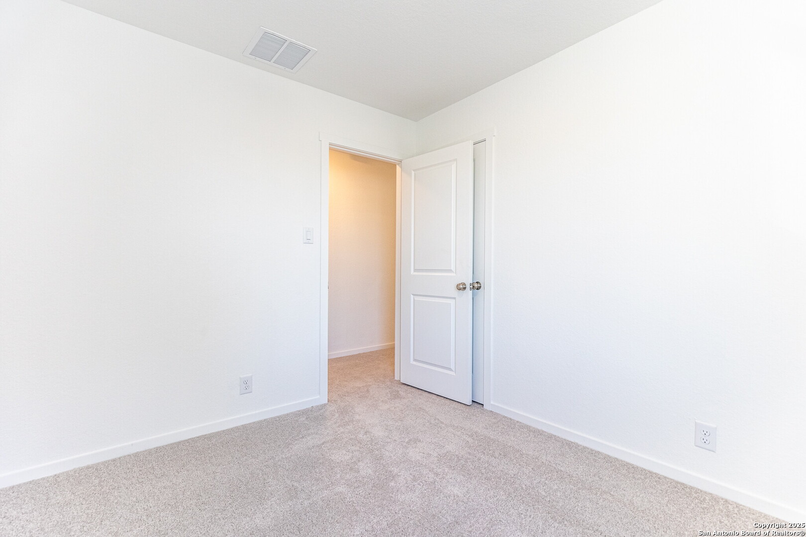 property viewer photo 15