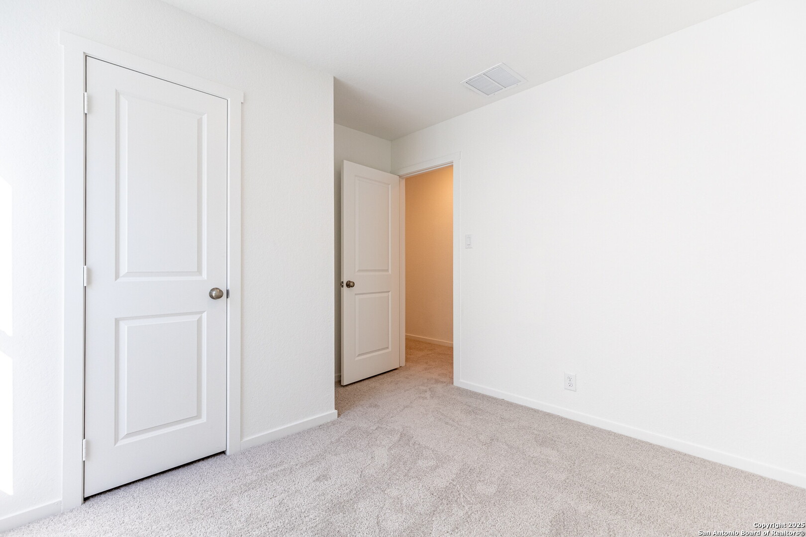 property viewer photo 18