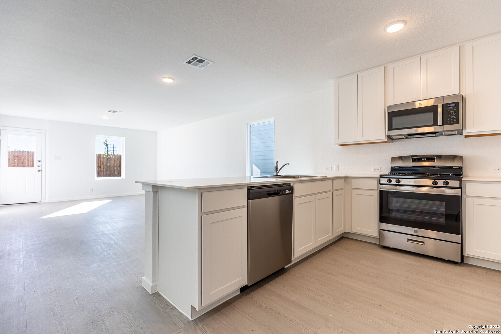 property viewer photo 4