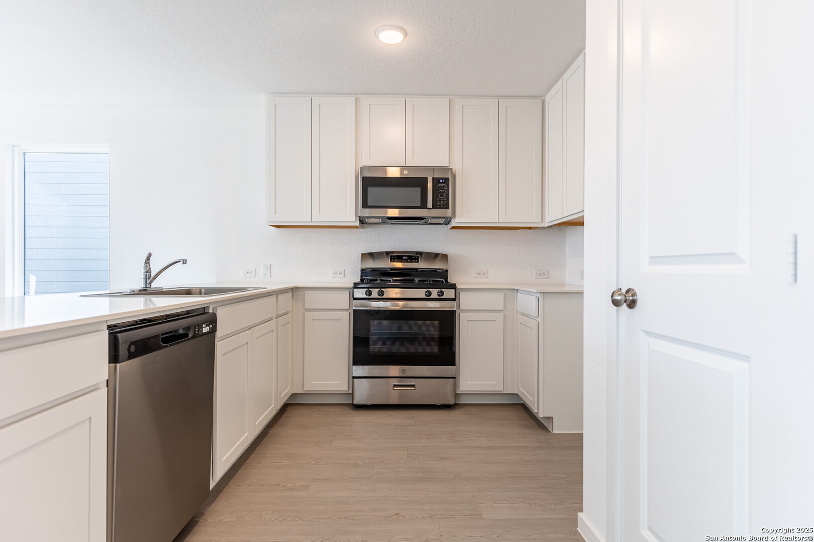 property viewer photo 5