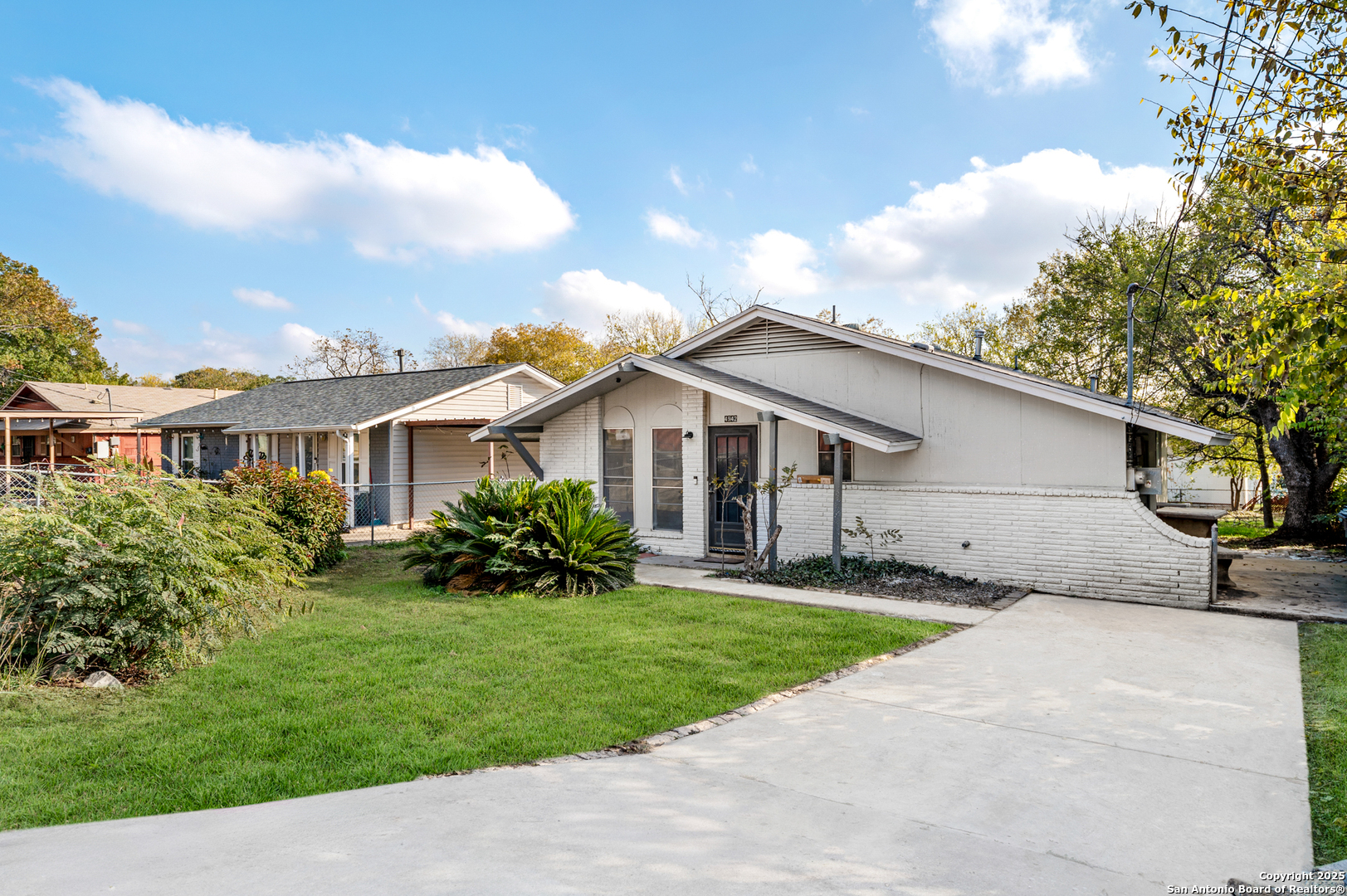 property viewer photo 1