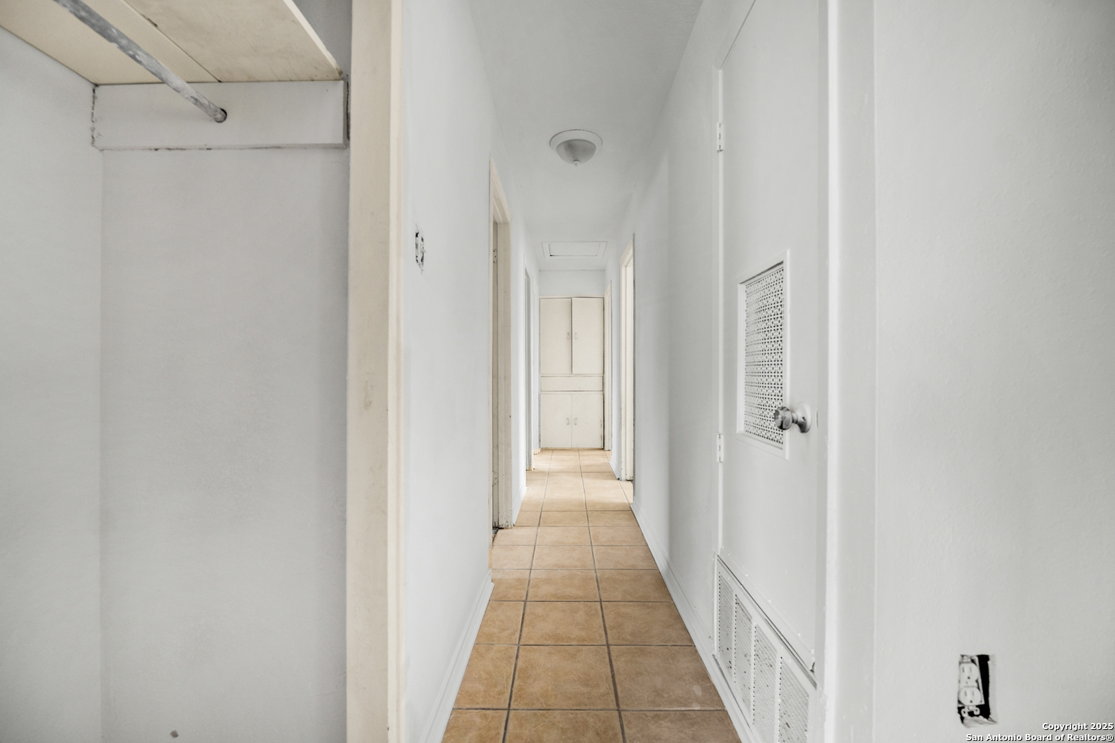 property viewer photo 10