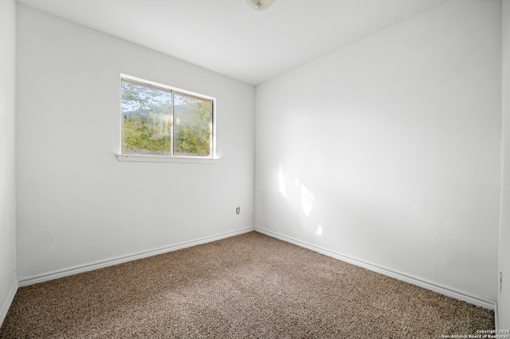 property viewer photo 12