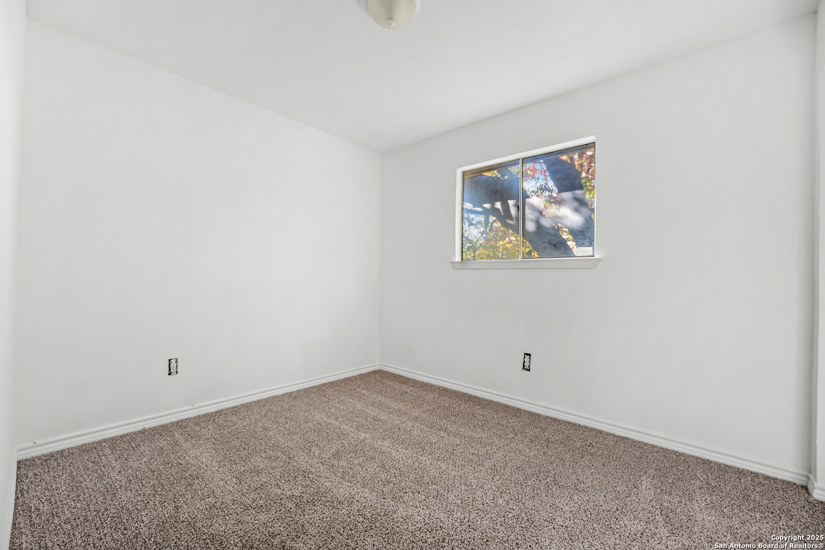 property viewer photo 14
