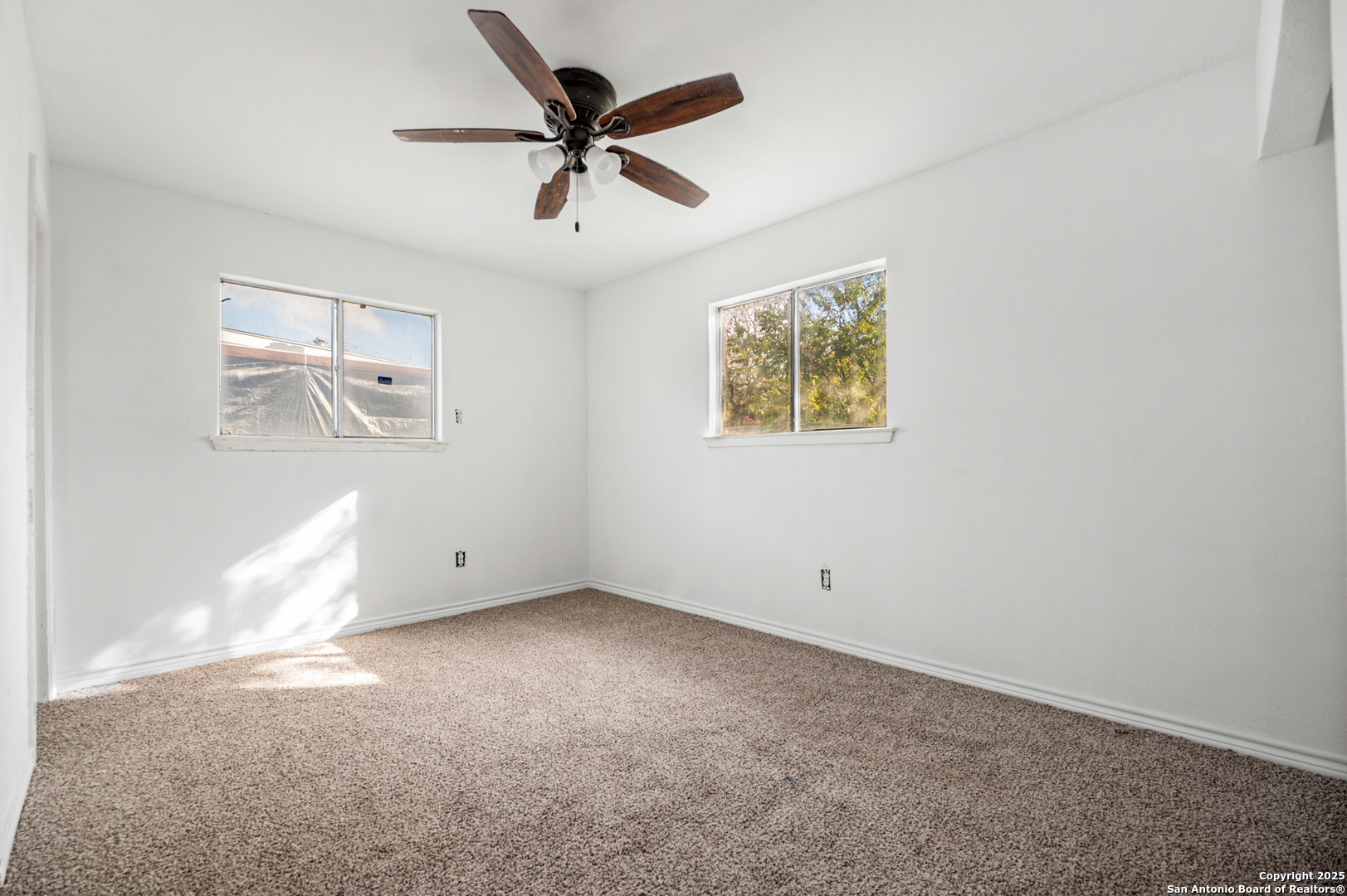 property viewer photo 15