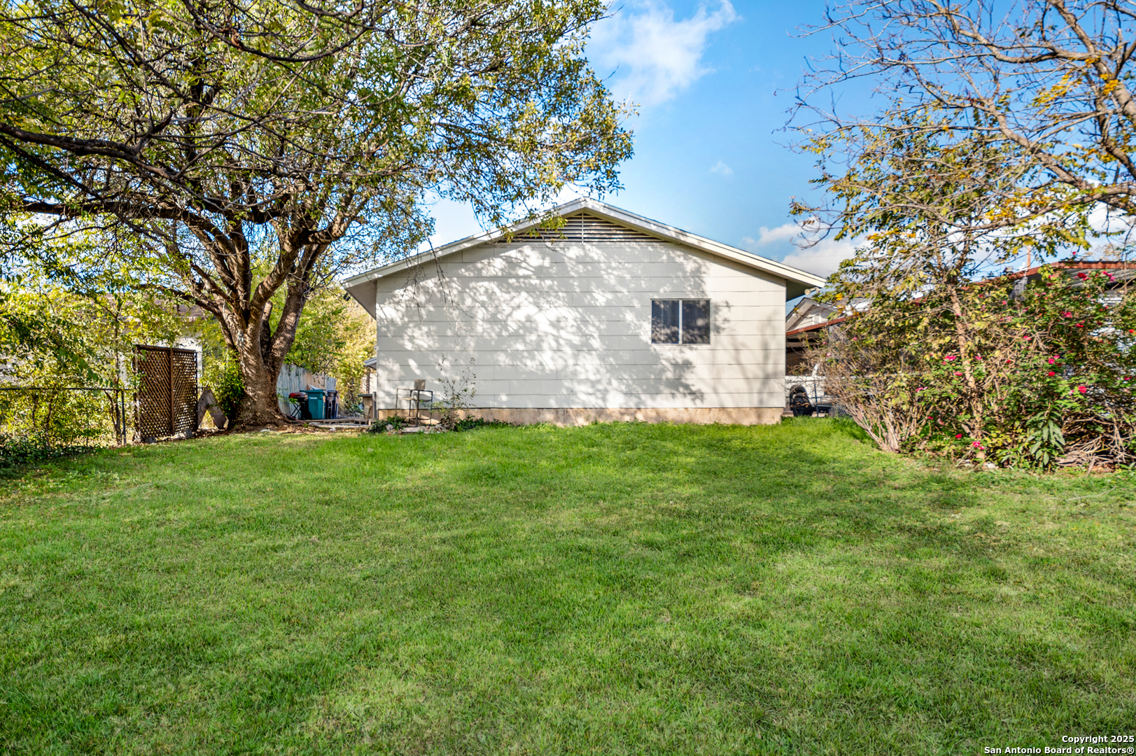 property viewer photo 19