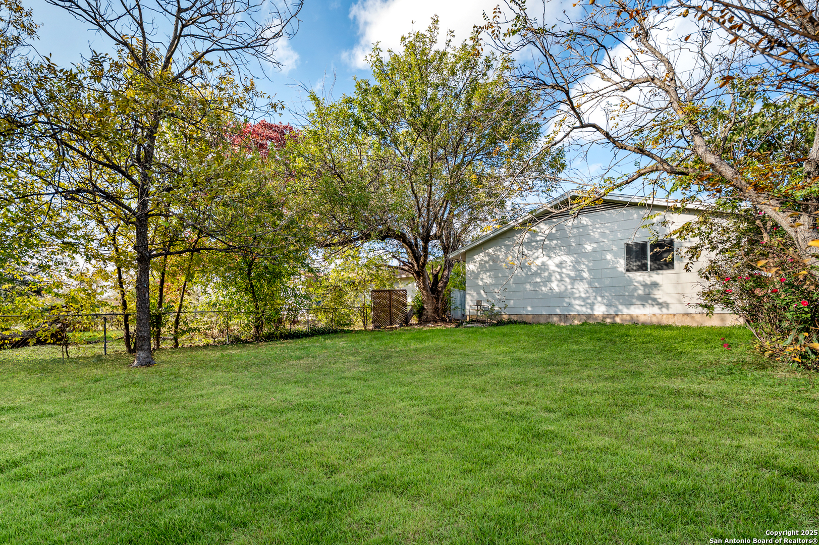 property viewer photo 20