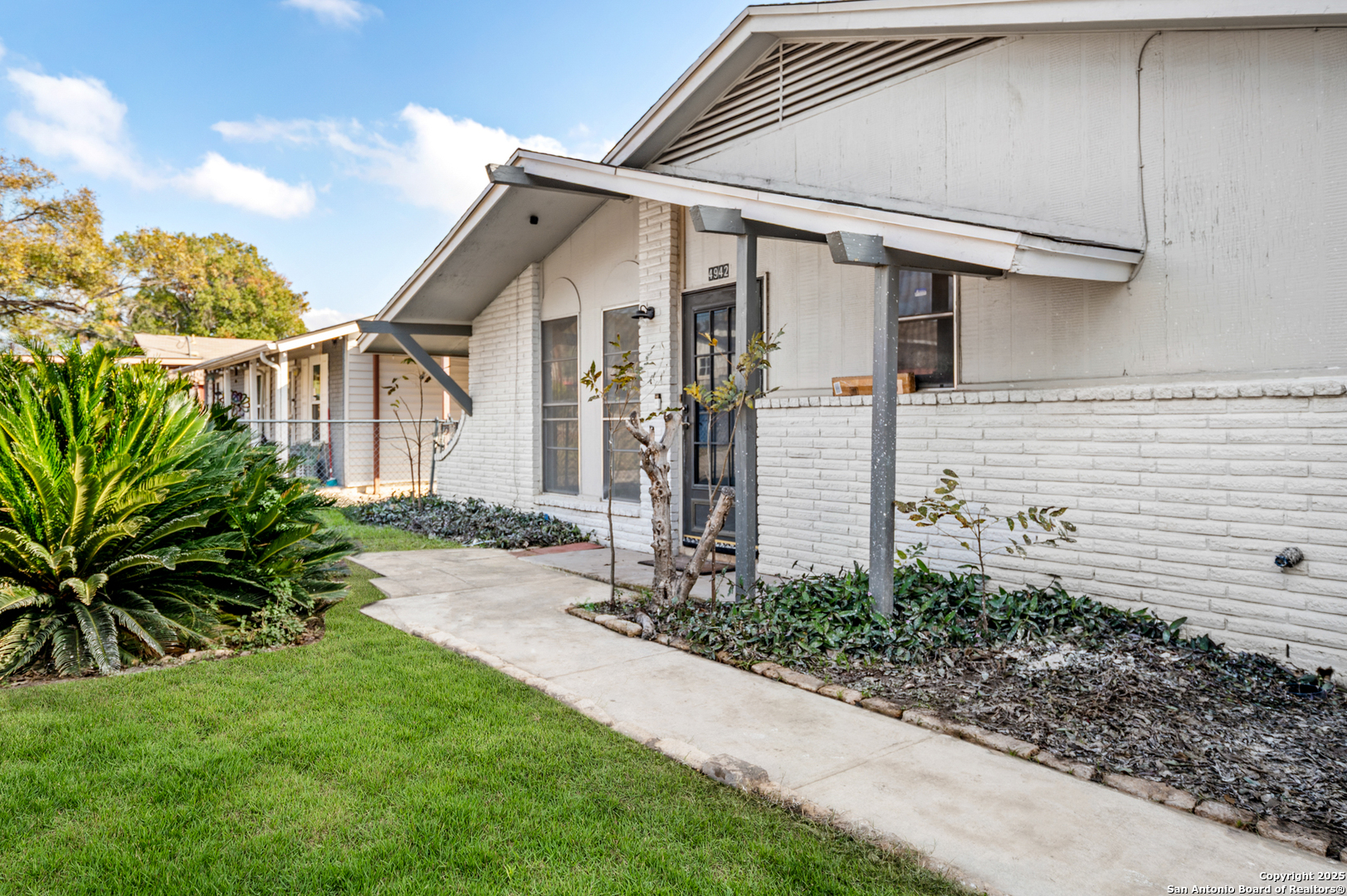 property viewer photo 3
