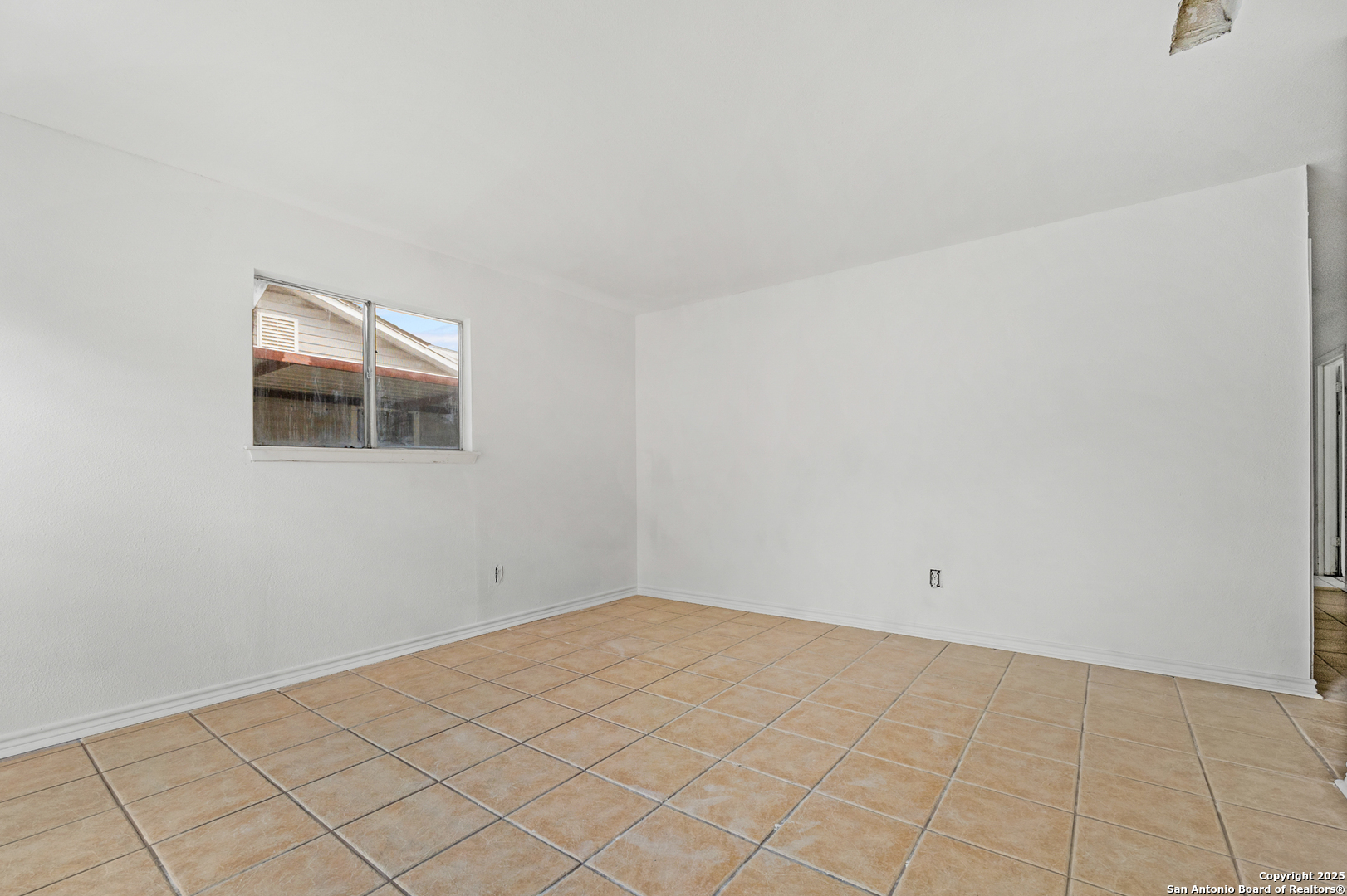 property viewer photo 4