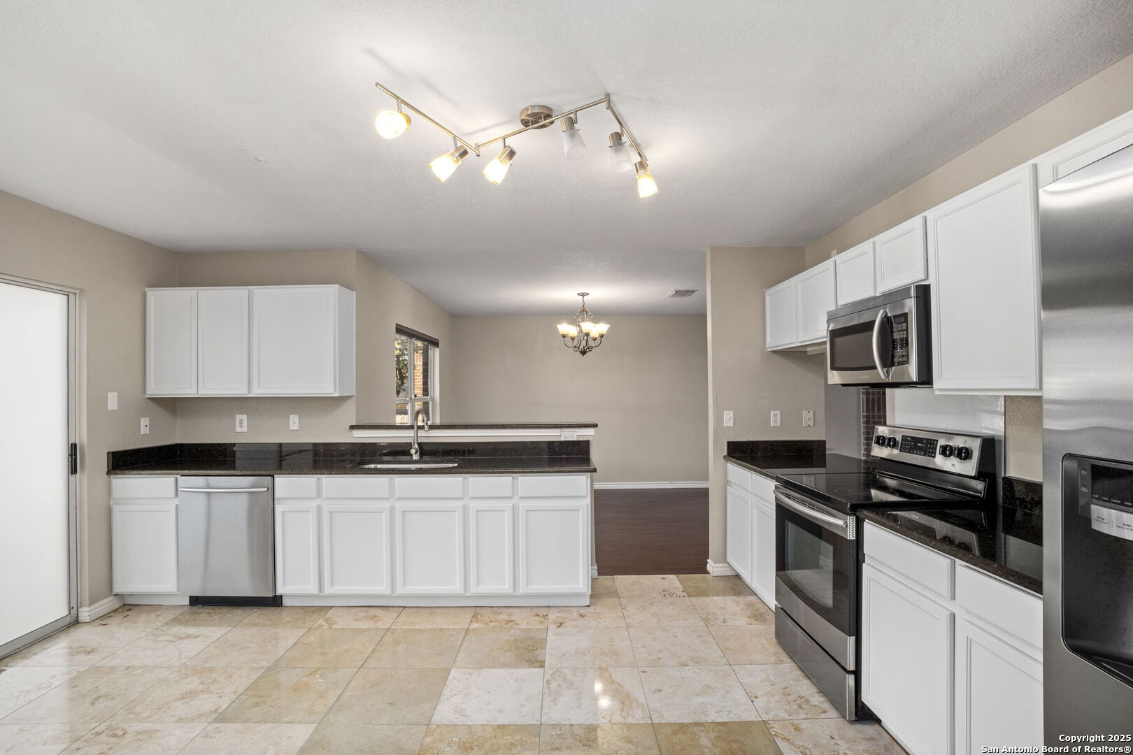 property viewer photo 12