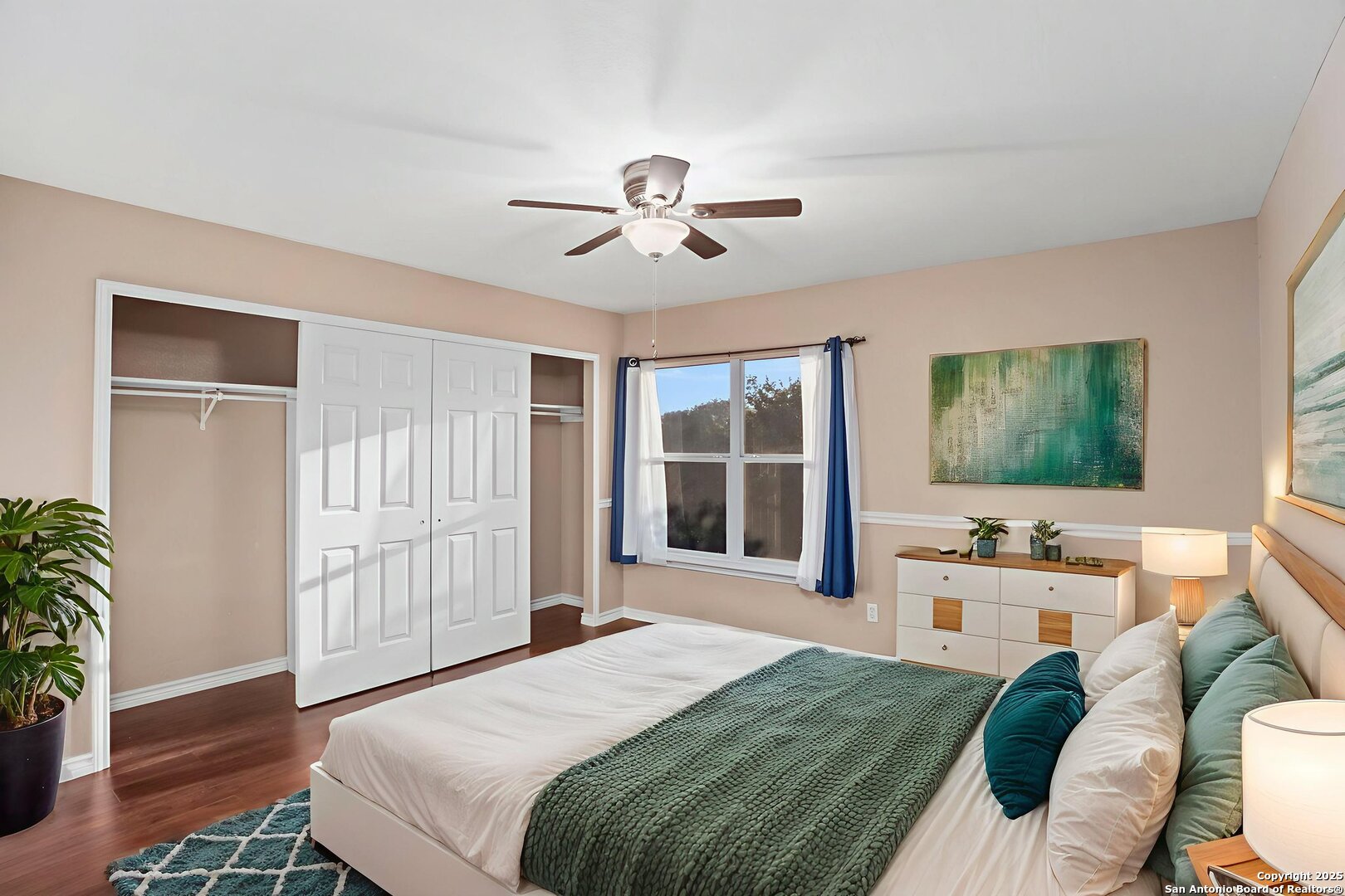 property viewer photo 16